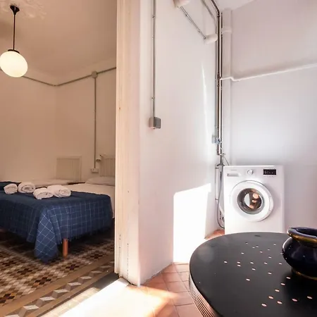 B32-sunny And Modernist For Groups In Center Appartamento