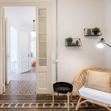 B32-sunny And Modernist For Groups In Center Appartamento