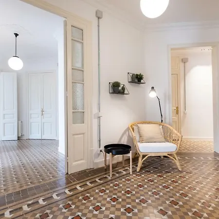 B32-sunny And Modernist For Groups In Center * Barcellona