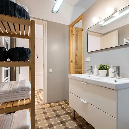B32-sunny And Modernist For Groups In Center Appartamento *