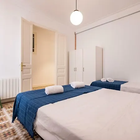 Appartamento B32-sunny And Modernist For Groups In Center Barcellona