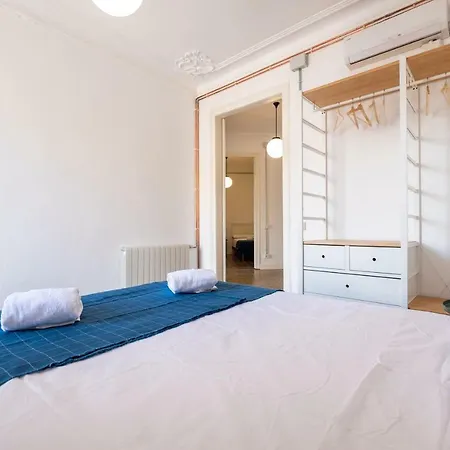 B32-sunny And Modernist For Groups In Center Апартаменты Барселона