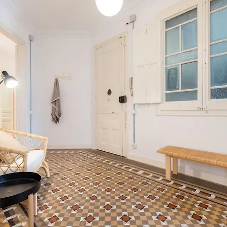 Appartement B32-sunny And Modernist For Groups In Center Barcelone