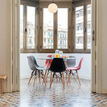 B32-sunny And Modernist For Groups In Center Barcelone